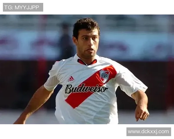 78号球星是谁?探索他在足球队中的独特地位与贡献 78号球星是谁?探索他在足球队中的独特地位与贡献