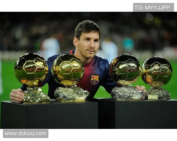 足球球星赛场飘逸长发展现独特魅力与自由风采